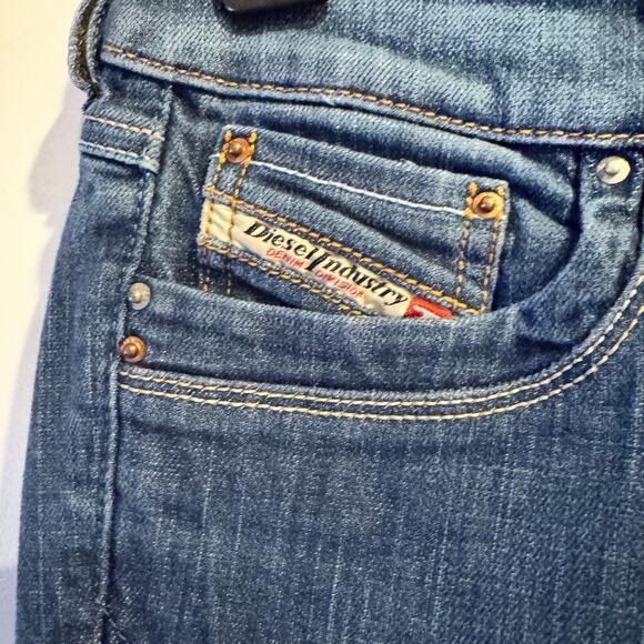 Diesel Bootcut Denim Jeans Blue Low Rise Button Fly Pocket Distressed Hem Sz 26 - Picture 2 of 9